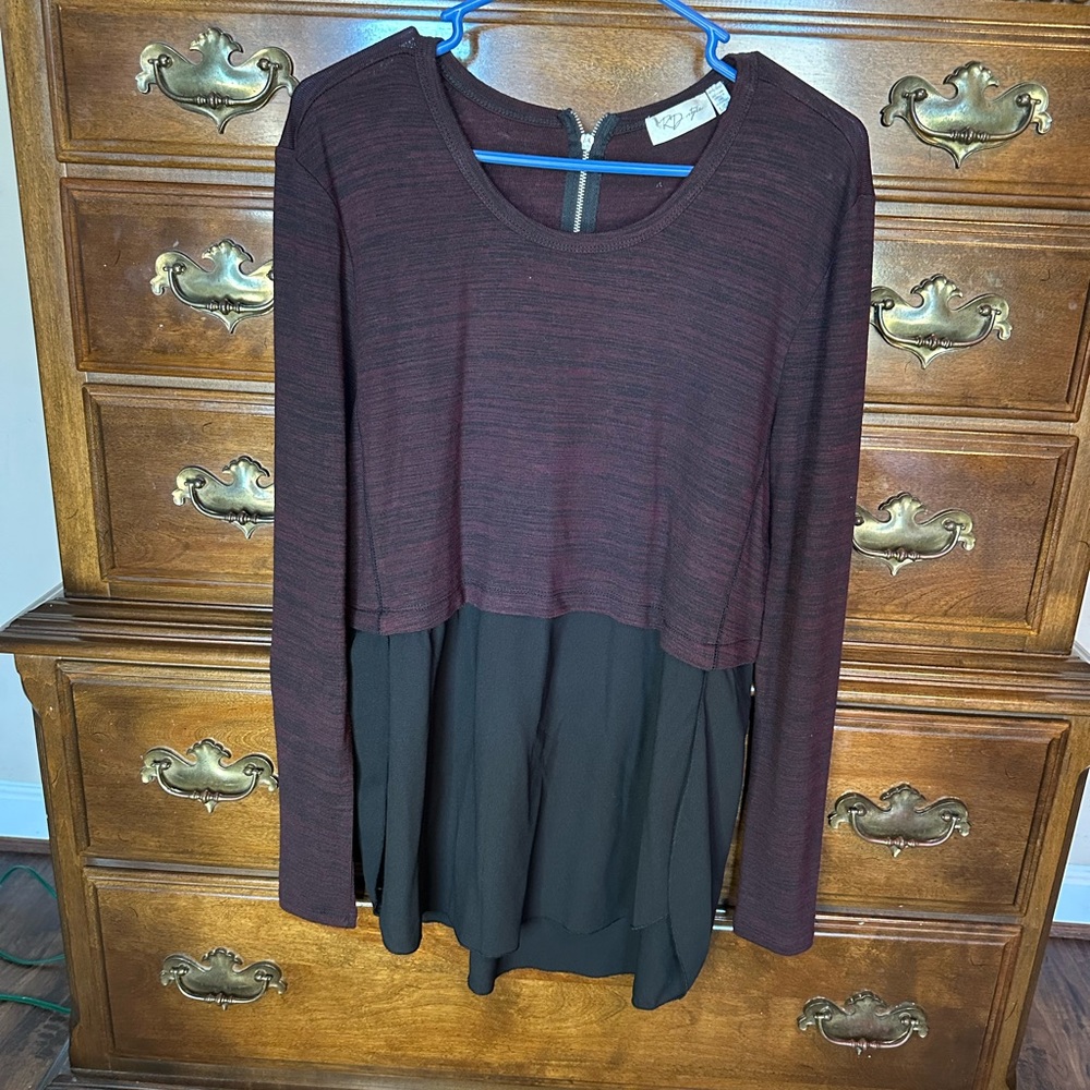 Women's Burgundy and Black Top